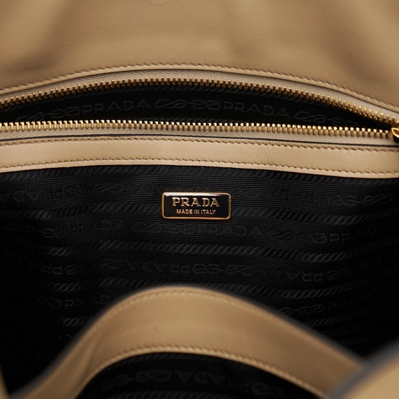Prada Saffiano Lux Shoulder Bag Beige Leather Embossed Logo 1BA335 New - Picture 7 of 7